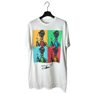Selena signature tee